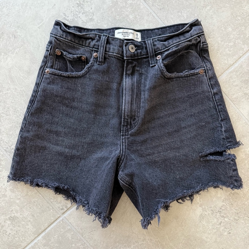 Abrecrombie & Fitch High-Rise The Dad Shorts - Size 26